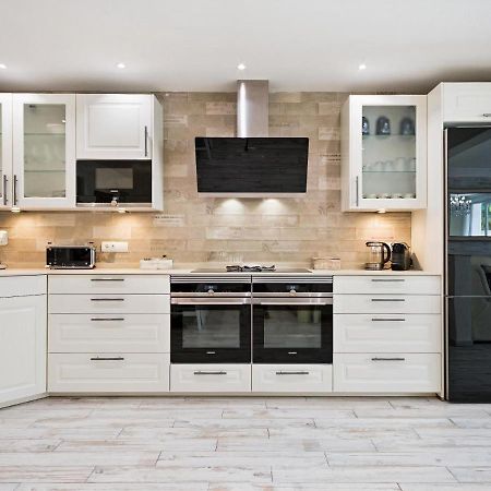 Sitges Spaces Mediterranean Apartments 4 Bedroom, 4 Bathroom, Huge Terrace, Jacuzzi- Sleeps 9 Luaran gambar