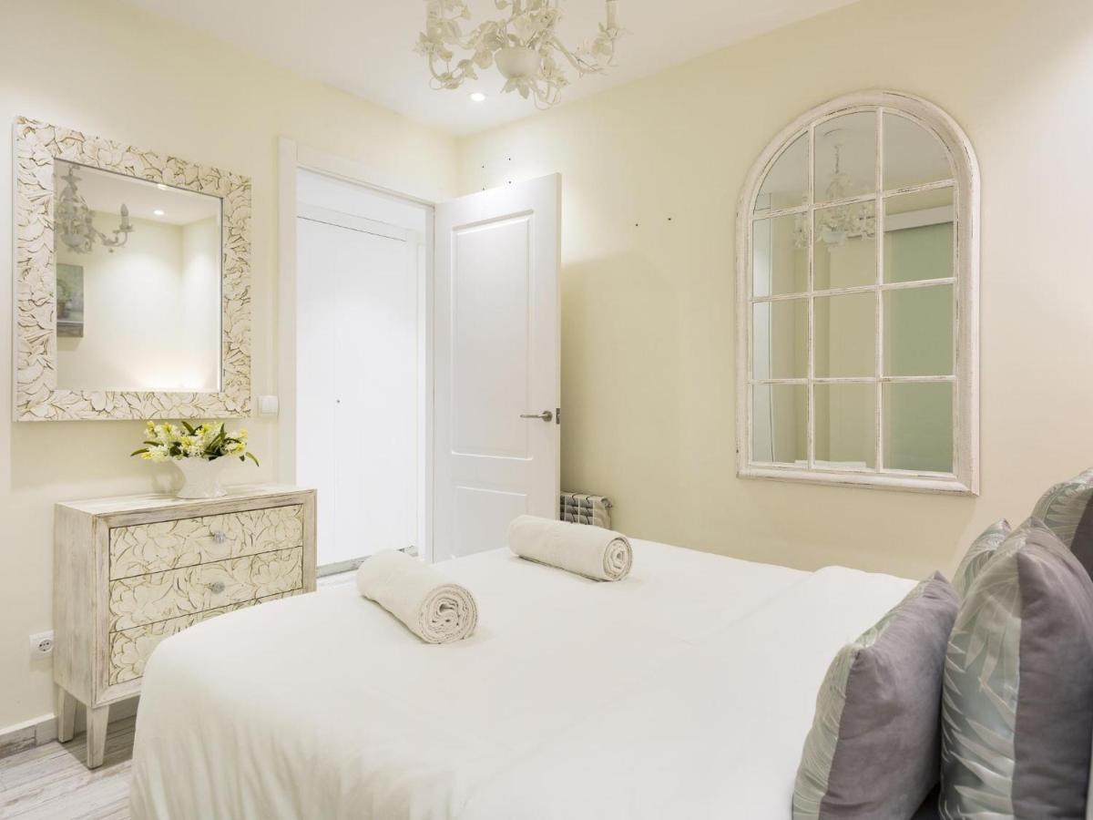 Sitges Spaces Mediterranean Apartments 4 Bedroom, 4 Bathroom, Huge Terrace, Jacuzzi- Sleeps 9 Luaran gambar
