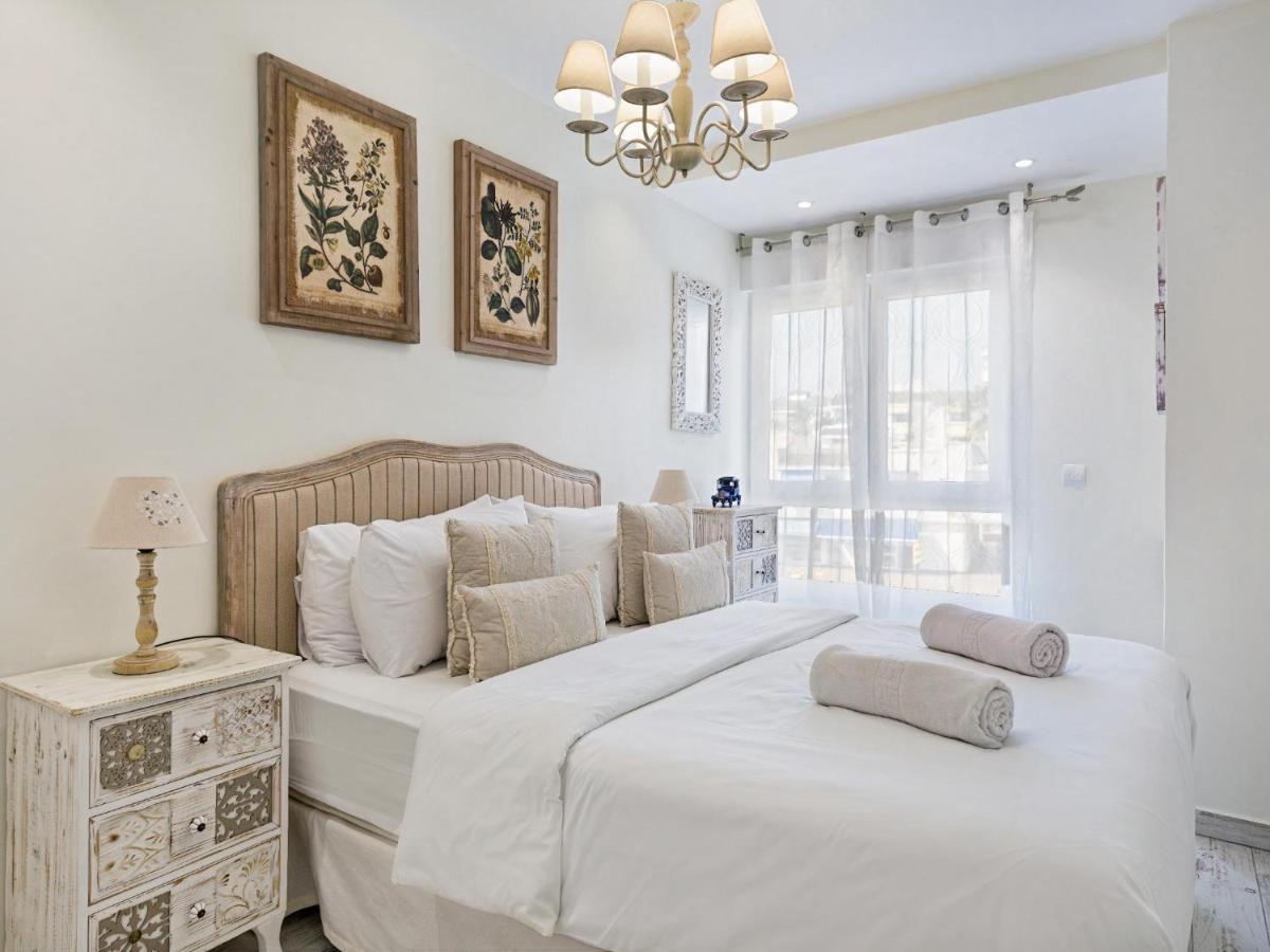 Sitges Spaces Mediterranean Apartments 4 Bedroom, 4 Bathroom, Huge Terrace, Jacuzzi- Sleeps 9 Luaran gambar