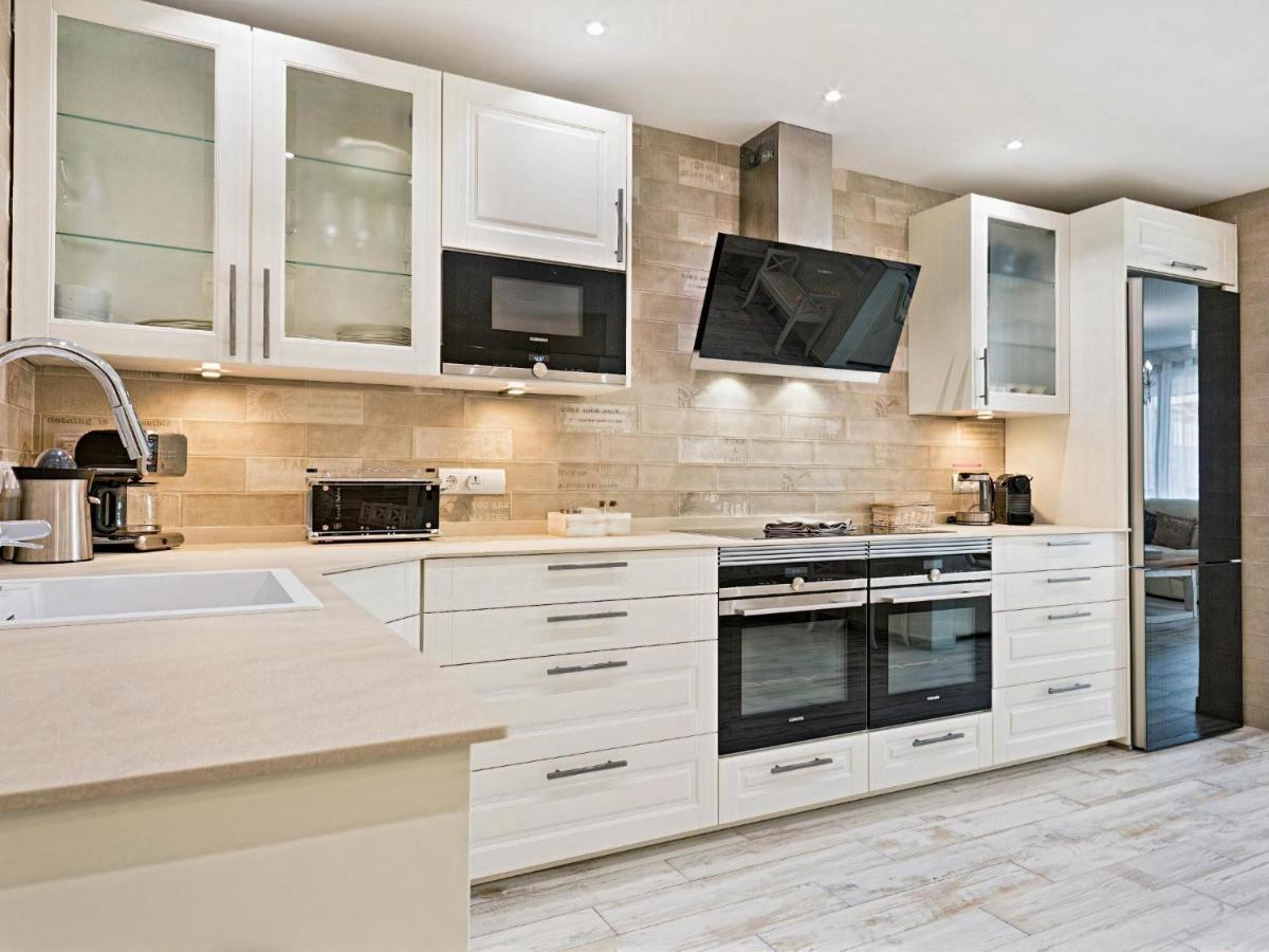 Sitges Spaces Mediterranean Apartments 4 Bedroom, 4 Bathroom, Huge Terrace, Jacuzzi- Sleeps 9 Luaran gambar