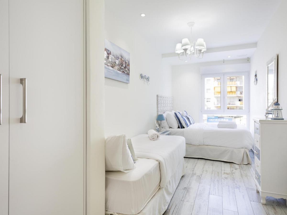 Sitges Spaces Mediterranean Apartments 4 Bedroom, 4 Bathroom, Huge Terrace, Jacuzzi- Sleeps 9 Luaran gambar