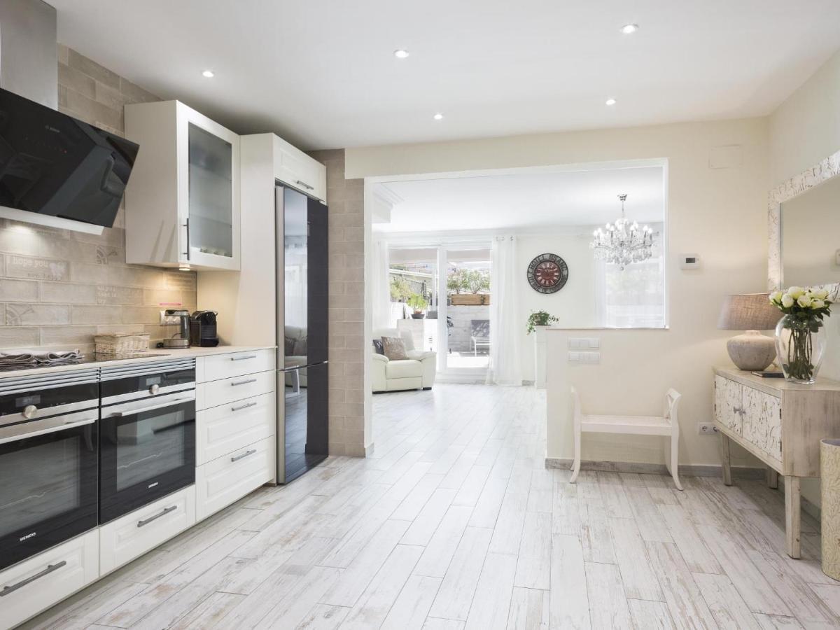 Sitges Spaces Mediterranean Apartments 4 Bedroom, 4 Bathroom, Huge Terrace, Jacuzzi- Sleeps 9 Luaran gambar